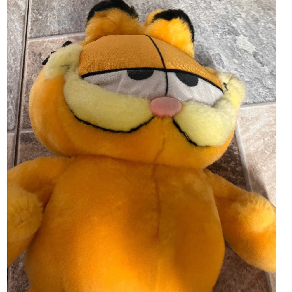 Garfield Plush Stuffed Animal Play-By-Play Orange Tabby Cat Vintage 16 Inch Toy